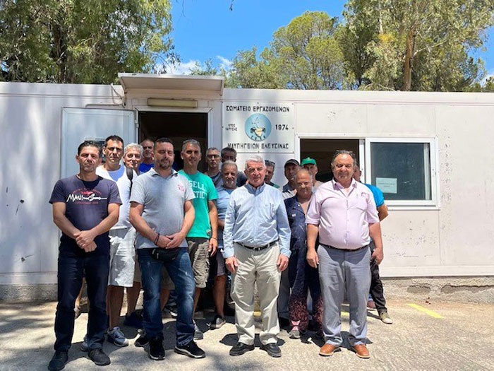 Το Σωματείο Εργαζομένων στα Ναυπηγεία Ελευσίνας επισκέφθηκε ο Θαν. Μπούρας