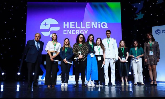 Η HELLENiQ ENERGY βράβευσε και φέτος αριστούχους αποφοίτους Λυκείων από το Θριάσιο Πεδίο