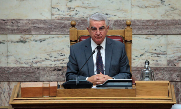 «Μπλόκο» στην πλωτή προβλήτα της Νέας Περάμου ζητά ο Θανάσης Μπούρας