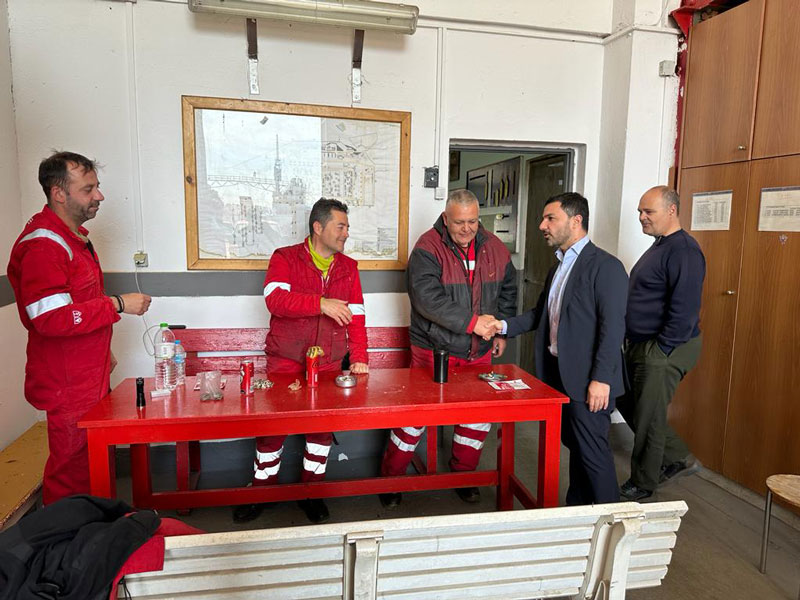 Τους εργαζομένους των Ναυπηγείων Ελευσίνας επισκέφθηκε o Σταμάτης Πουλής