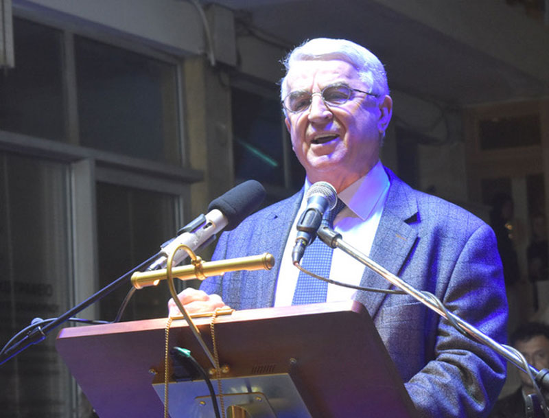 Πολλοί φίλοι του Θανάση Μπούρα στα εγκαίνια του πολιτικού του γραφείου στα Μέγαρα