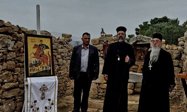 Λειτουργία στο ημιερειπωμένο εκκλησάκι του Αγ. Δημητρίου στο Μάζι