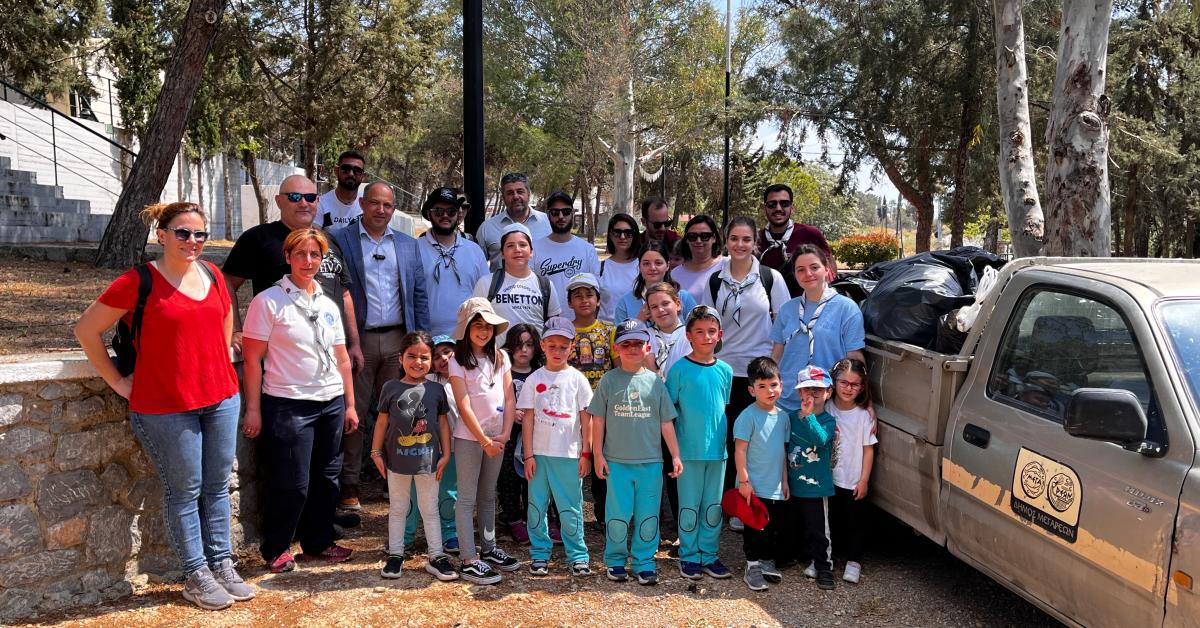 Το Τ.Τ. Μεγάρων του Σ.Ε.Ο. «έβαλε το χεράκι του»… και τα σκουπίδια στις σακούλες απορριμμάτων – Δράση καθαρισμού του Άλσους Θεόγνιδος