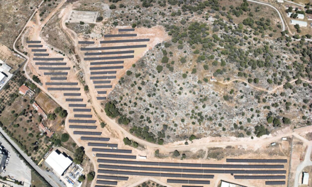 HELLENiQ ENERGΥ: Δημιουργία του πρώτου φωτοβολταϊκού σταθμού αυτοπαραγωγής σε βιομηχανική της εγκατάσταση
