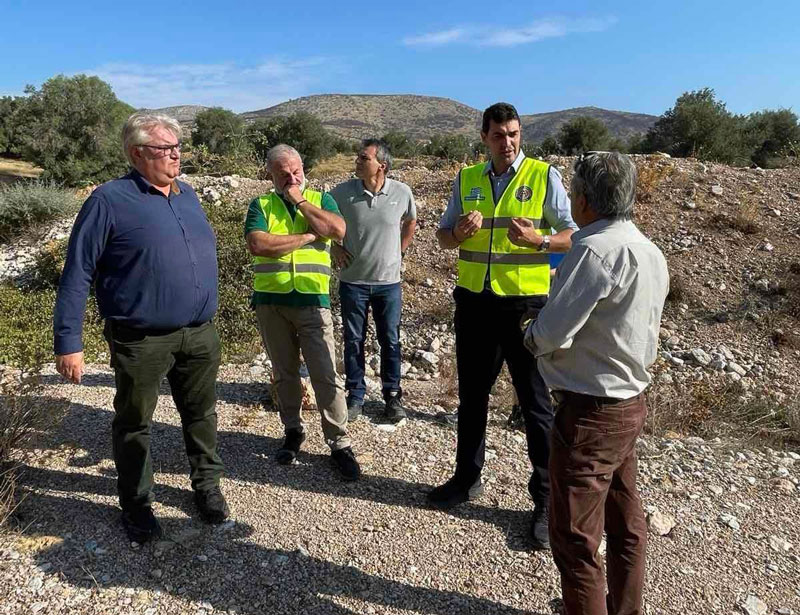 Π.Ε. Δυτικής Αττικής: Αυτοψία Κλ. Βαρελά στο ρέμα Γιώργη παρουσία του Αντιδημάρχου Β. Σάλτα και υπηρεσιακών παραγόντων