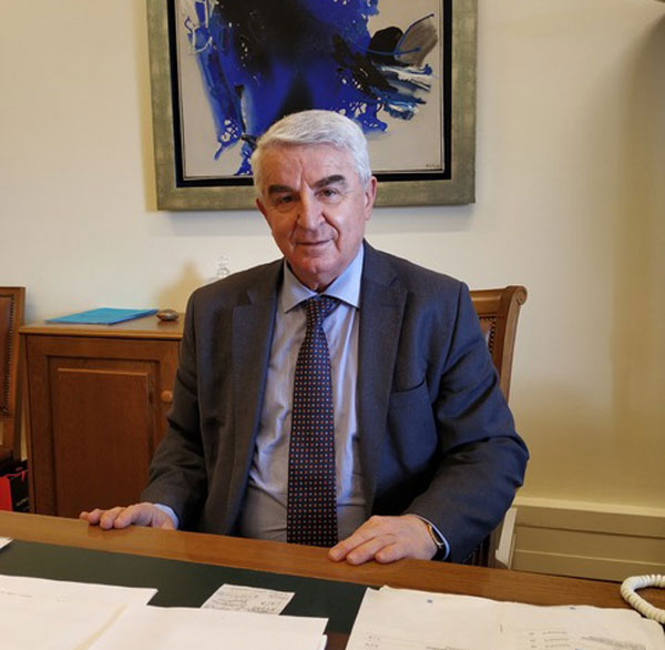 Κατάθεση αναφοράς Μπούρα στον Υπουργό Παιδείας για τις συγχωνεύσεις τμημάτων στα σχολεία