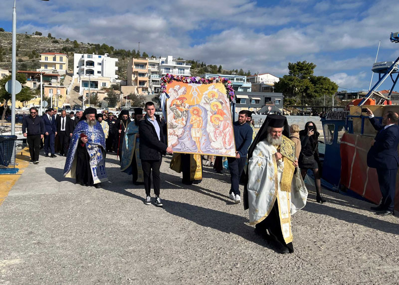 Εορτάστηκαν τα Θεοφάνια σε Μέγαρα και Νέα Πέραμο