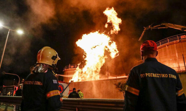 Πέραμα Πειραιά: Η  φωτιά στα «καζάνια» αναζωπύρωσε το φόβο όσον αφορά την ασφάλεια για την διέλευση φορτίων LNG από το Πέραμα Μεγάρων