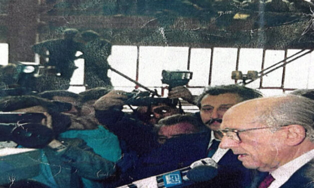 30 ΧΡΟΝΙΑ ΧΩΡΙΣ ΤΟΝ ΑΝΔΡΕΑ 23-06-1996: ΤΟ ΠΑΣΟΚ ΑΠΟΧΑΙΡΕΤΑ ΤΟΝ ΙΔΡΥΤΗ ΤΟΥ- Η ΜΕΡΑ ΠΟΥ ΔΑΚΡΥΣΕ ΟΛΗ Η ΕΛΛΑΔΑ