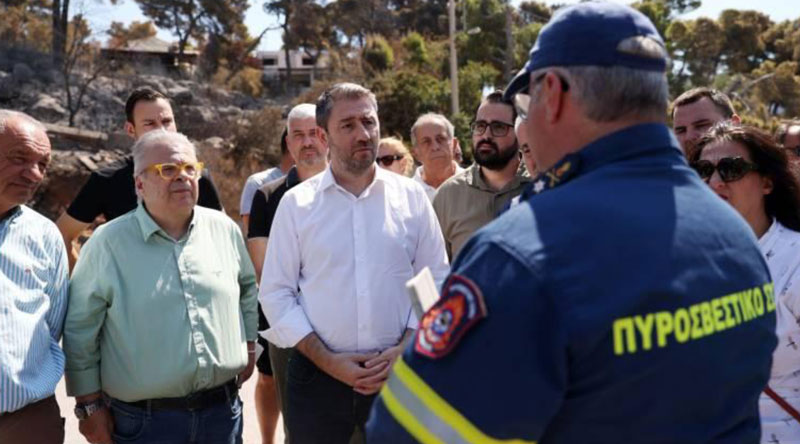 Περιοδεία Νίκου Ανδρουλάκη σε Πόρτο Γερμενό και Μέγαρα – Ζήτησε άμεση στήριξη στους πληγέντες και ενίσχυση της Πολιτικής Προστασίας
