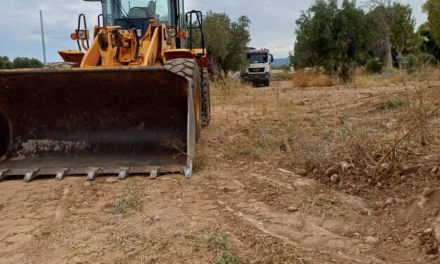 Καθαρισμός στο ρέμα «Καρδατά» από την Περιφέρεια Αττικής – Τα «εύσημα» και στον Αντιδήμαρχο Δημήτρη Βόρδο από τον Οικισμό Λάκκα Καλογήρου