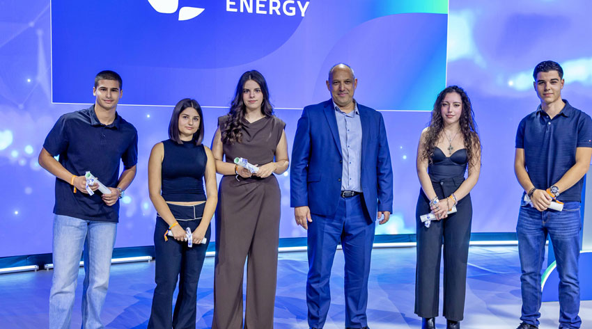 Η HELLENiQ ENERGY βράβευσε τους αριστούχους αποφοίτους Λυκείων του Θριασίου Πεδίου – Παρών ο Δήμαρχος Μεγαρέων